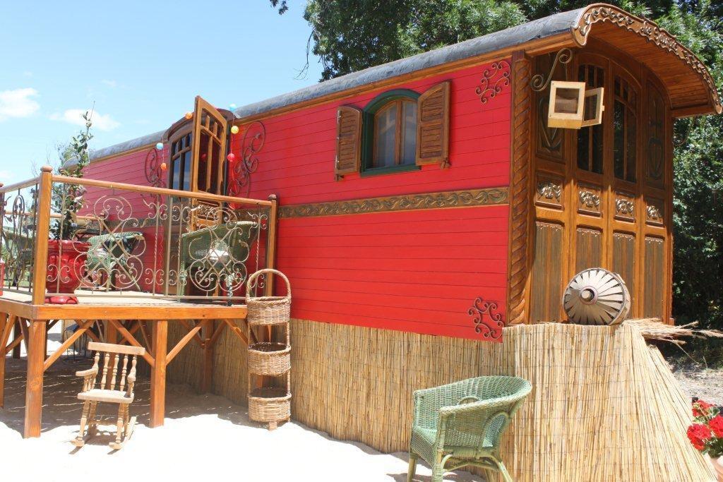 La Roulotte "Les Saintes" Bed & Breakfast ภายนอก รูปภาพ